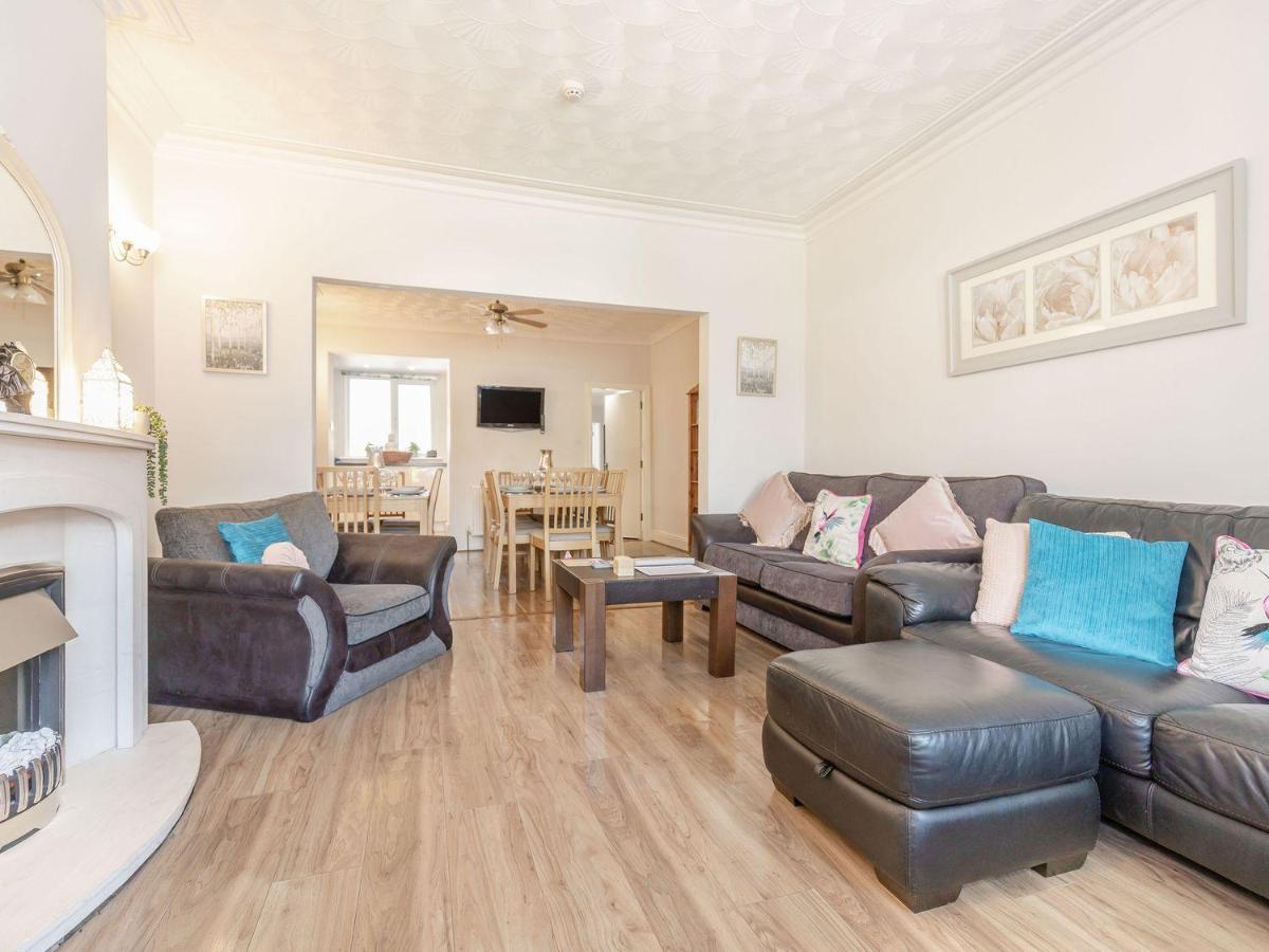 Sail Lodge Scarborough Bagian luar foto