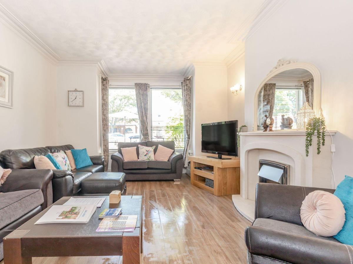Sail Lodge Scarborough Bagian luar foto
