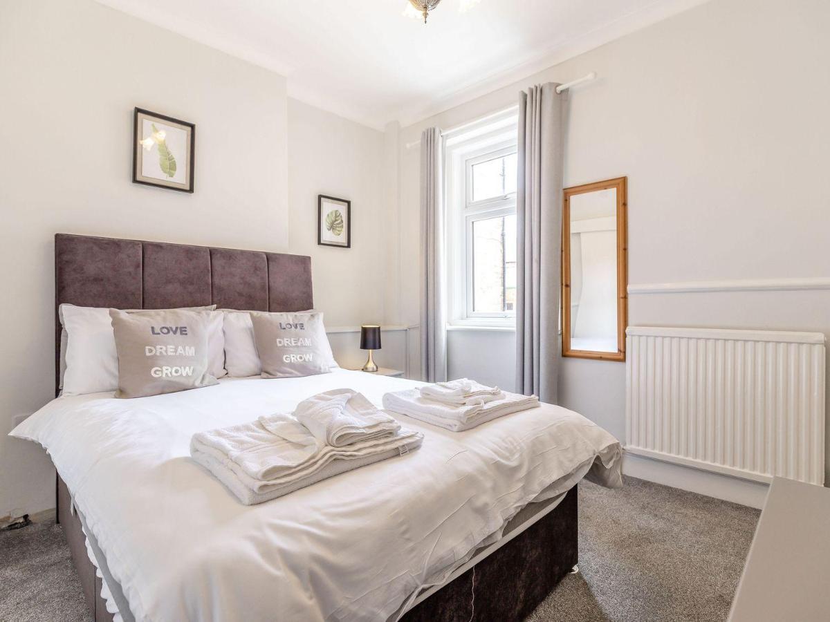 Sail Lodge Scarborough Bagian luar foto