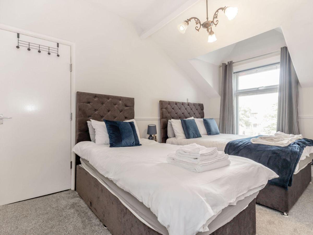 Sail Lodge Scarborough Bagian luar foto