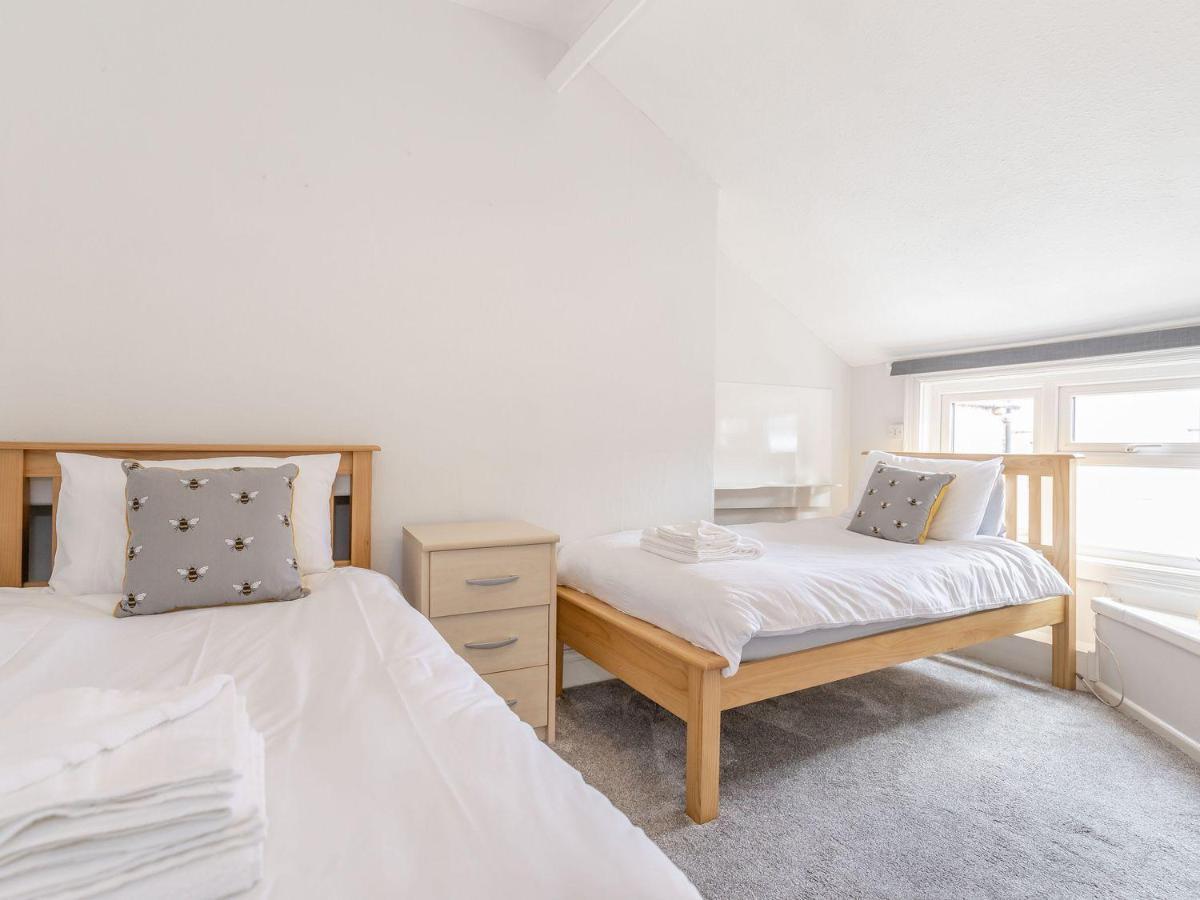 Sail Lodge Scarborough Bagian luar foto