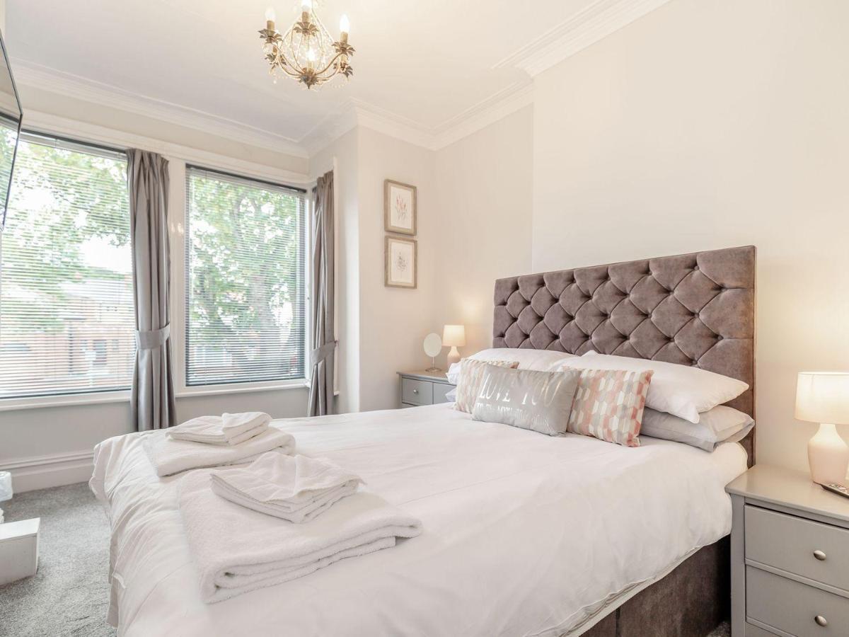 Sail Lodge Scarborough Bagian luar foto