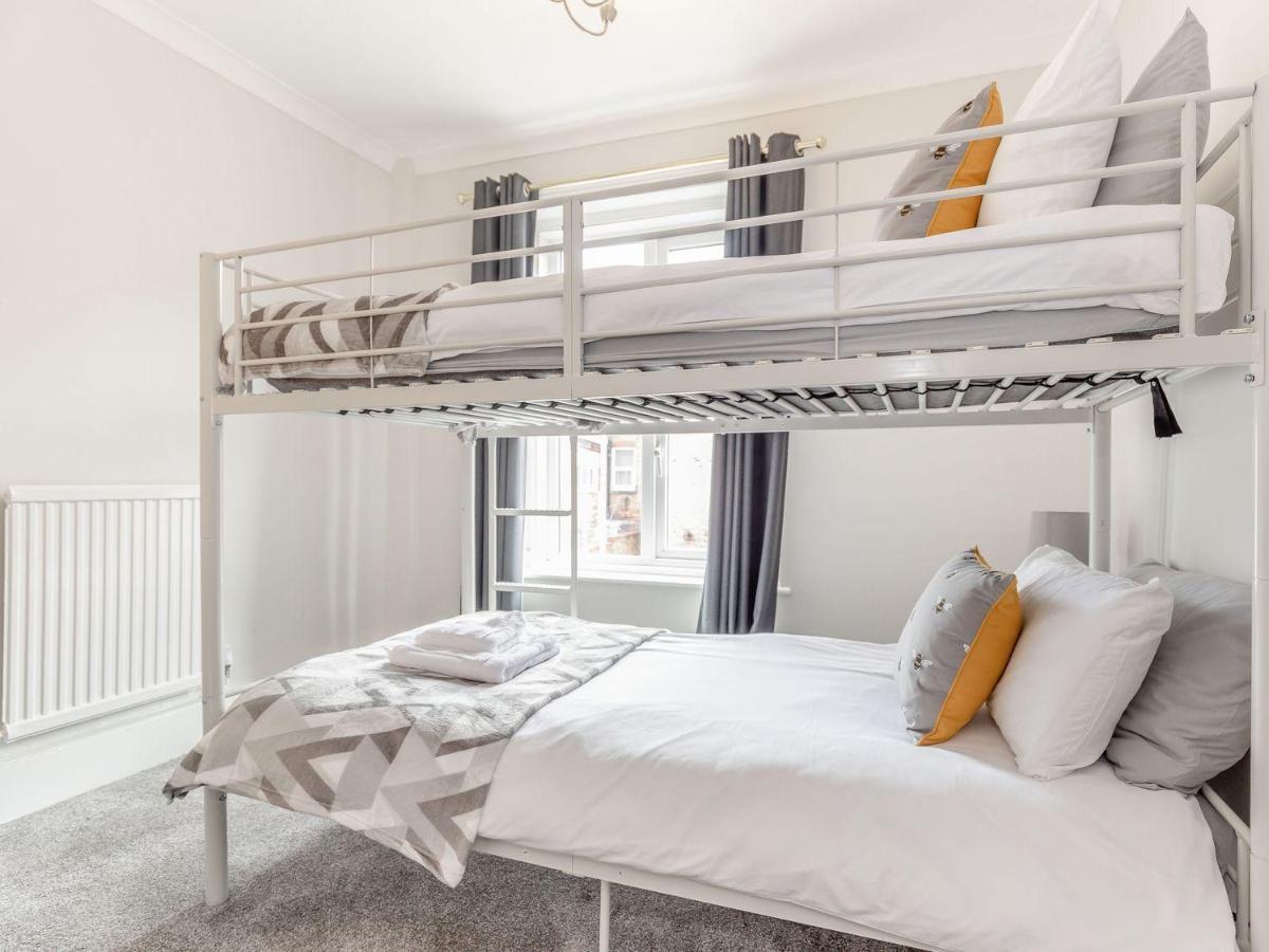 Sail Lodge Scarborough Bagian luar foto